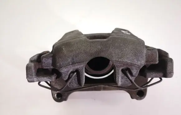 Volkswagen PASSAT B7 USA Front brake caliper P037