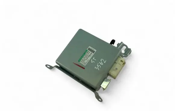 Toyota Avensis Verso Engine control unit/module ECU 8965005080