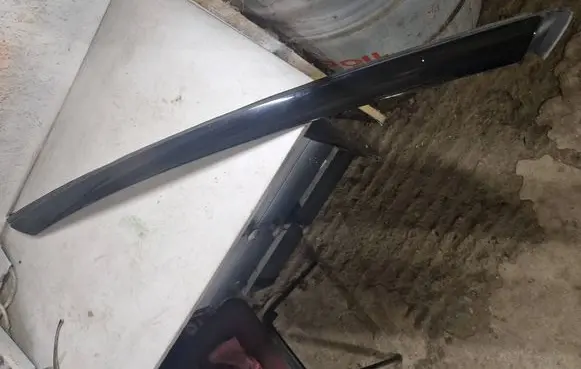 Citroen C4 I Picasso Windshield trim 9654505477