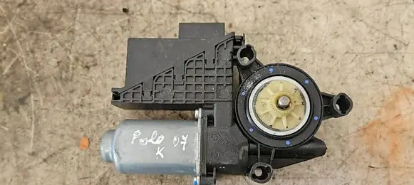 Volkswagen Polo IV 9N3 Front door window regulator motor 6Y2959802A 400889F VW240D4DLS