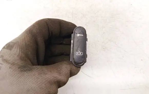 Seat Altea Central locking switch button 5P0962125