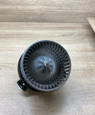 Toyota Yaris Heater fan/blower 1940000281