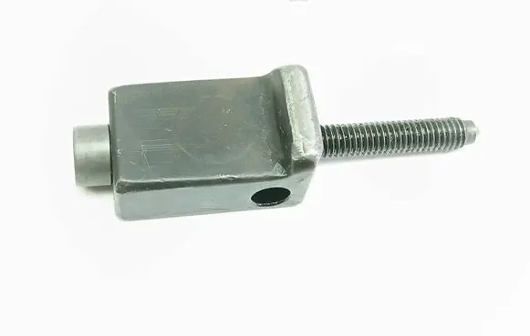 Volkswagen Touran I Fuel Injector clamp holder
