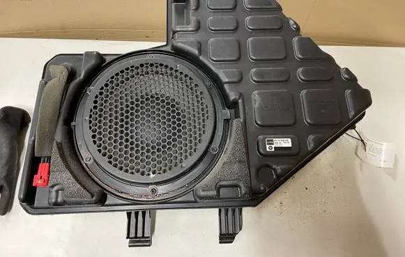 Chrysler Grand Voyager V Subwoofer speaker 05107087AE 8298AF 36670D