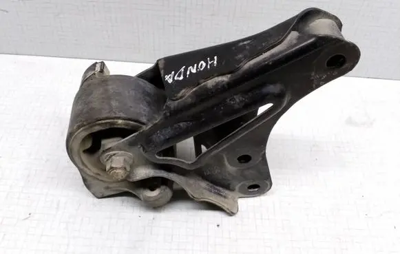Engine mount bracket
