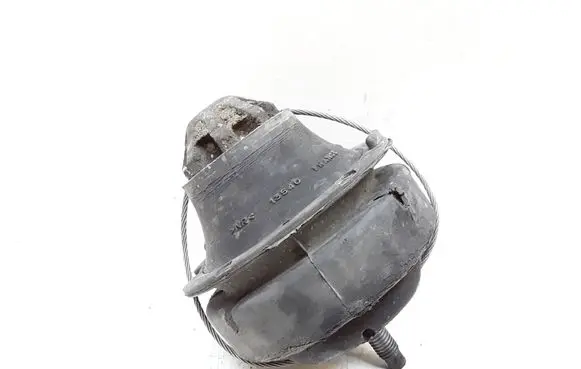 Volvo XC90 Engine mount bracket 8683936