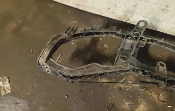 Ford Focus C-MAX Radiator support slam panel