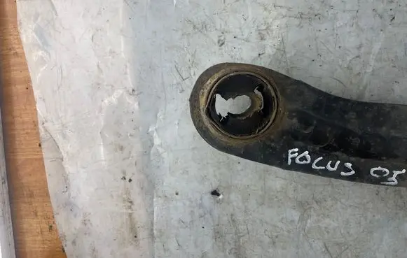 Ford Focus Rear wheel hub spindle/knuckle 604330kl