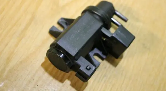 BMW 5 E60 E61 Turbo solenoid valve 7796634 70057900