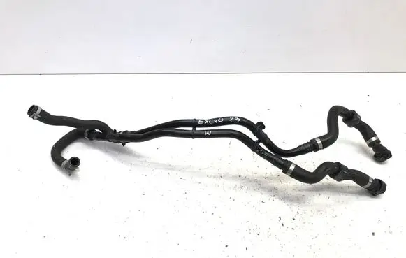 Volvo XC40 Engine coolant pipe/hose 32138736