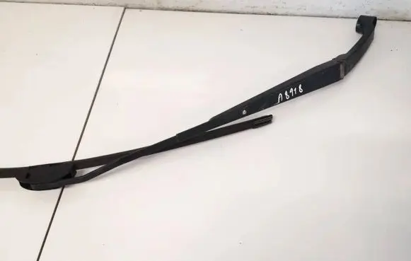 Mitsubishi Outlander Front wiper blade arm