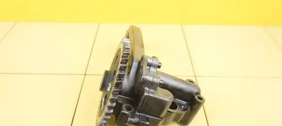 Volkswagen Touareg I Oil pump 070115105A BPE
