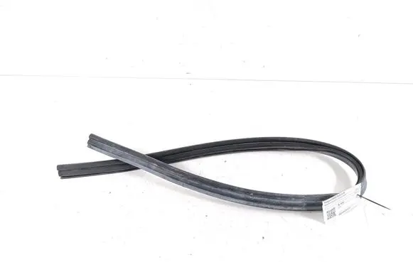Peugeot 3008 II Engine compartment rubber 