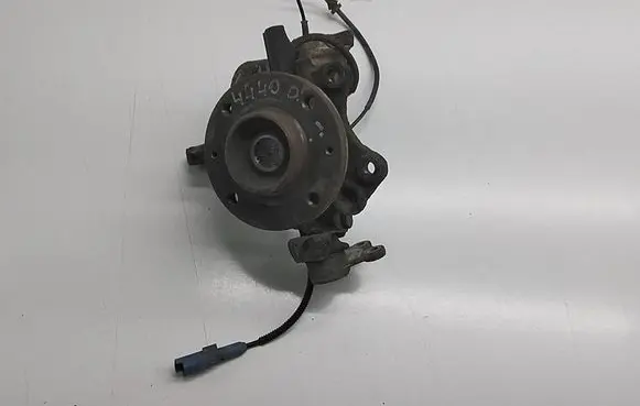 Peugeot 208 Front wheel hub