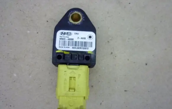 KIA Ceed Airbag deployment crash/impact sensor 95920A6000 X190