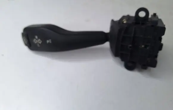 BMW 5 E39 Indicator stalk 8363668 01104010