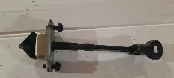 Mazda 3 I Front door check strap stopper 