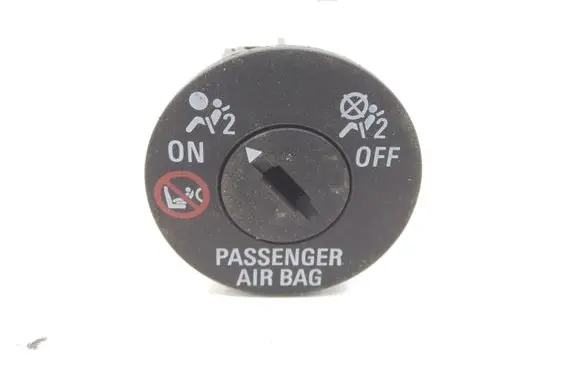Passenger airbag on/off switch