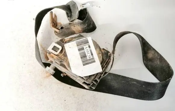 Rear seatbelt