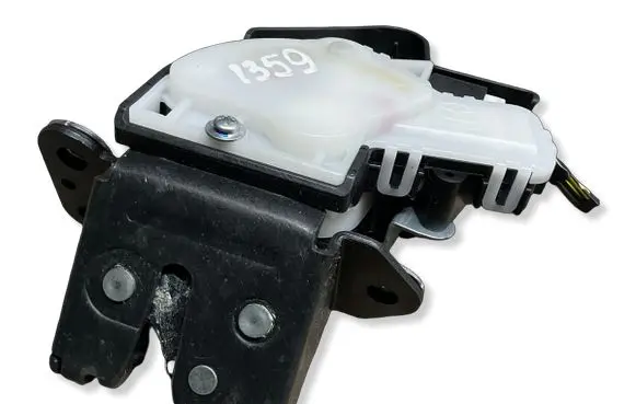 Mazda CX-5 Tailgate/trunk/boot lock/catch/latch C6728