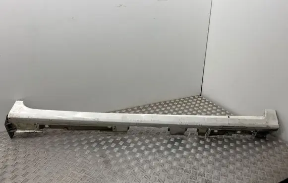 Toyota Prius+ (ZVW40) Sill 
