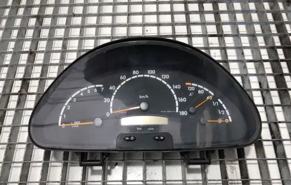 Speedometer (instrument cluster)