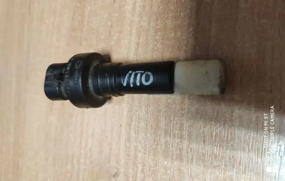 Mercedes-Benz Vito Viano W638 Windshield washer fluid level sensor 6385400417