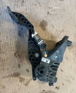 Renault Clio V Clutch pedal 465038715R 0068680 08102019