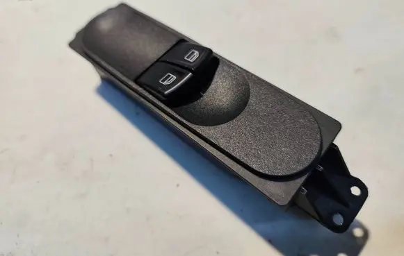 Mercedes-Benz Vito Viano W639 Electric window control switch 6395451513