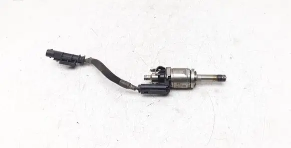 Volvo V70 Fuel injector 