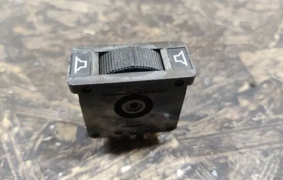 Mercedes-Benz S W116 Sound control switch 