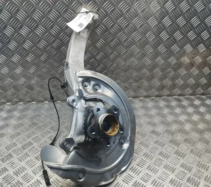 BMW X5 G05 Front wheel hub 6876656 6893686