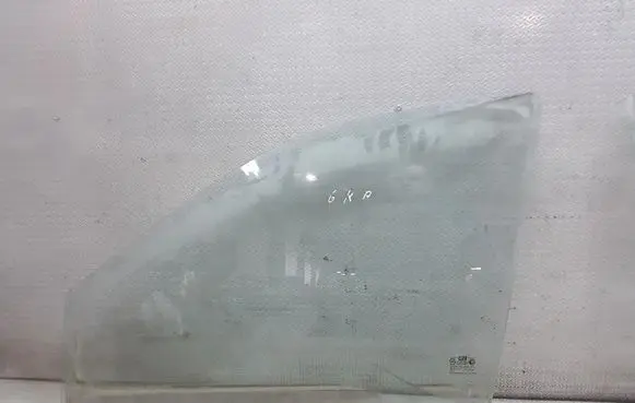Hyundai Santa Fe Front door window glass four-door