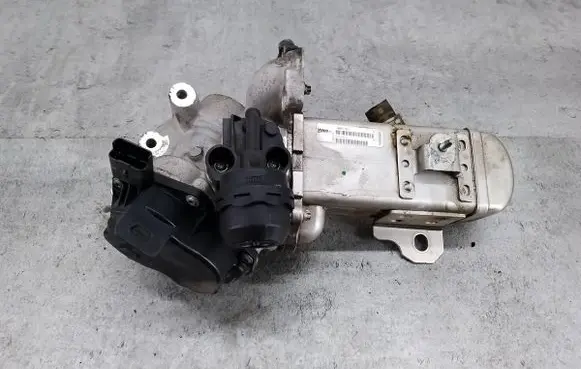 Ford Mondeo MK IV EGR valve 30725855V29004027