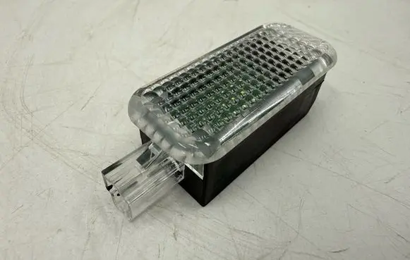 Audi A3 S3 8V Front door interior light 4E0947415