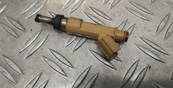 Toyota Prius+ (ZVW40) Fuel injector 232500T030