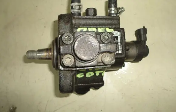 Opel Insignia A Fuel injection high pressure pump 0445010193 55571005 044501019355571005