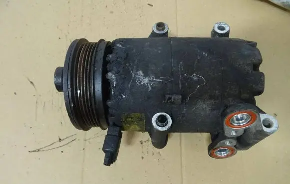 Ford Focus Air conditioning (A/C) compressor (pump) 3M5H-19D629-RG