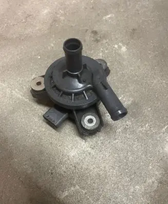 Lexus CT 200H Electric auxiliary coolant/water pump G904047090