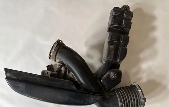 Dodge Durango Intake resonator 68251622AD