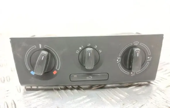 Skoda Fabia Mk2 (5J) Climate control unit 5J0819045D