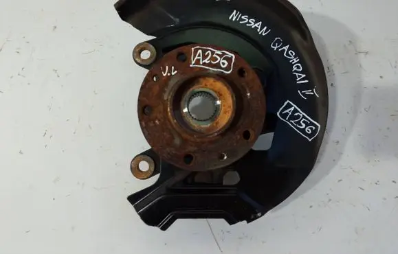 Nissan Qashqai Front wheel hub spindle knuckle