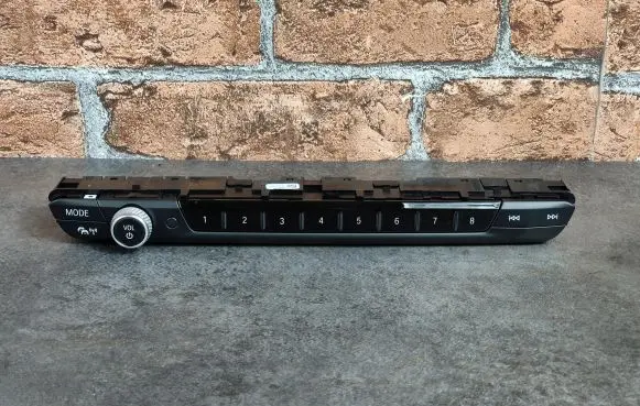 Head unit multimedia control