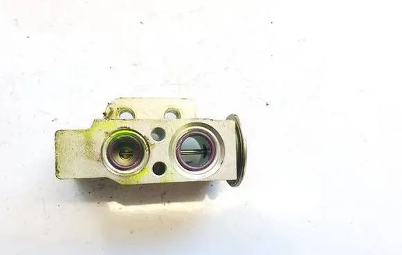 Volkswagen Jetta V Air conditioning (A/C) expansion valve 1K0820679 F666902ZD