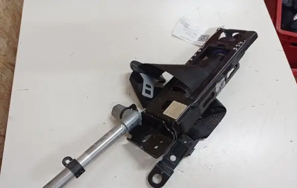Volvo V50 Front seatbelt 6012243F0L 6008892 30661789
