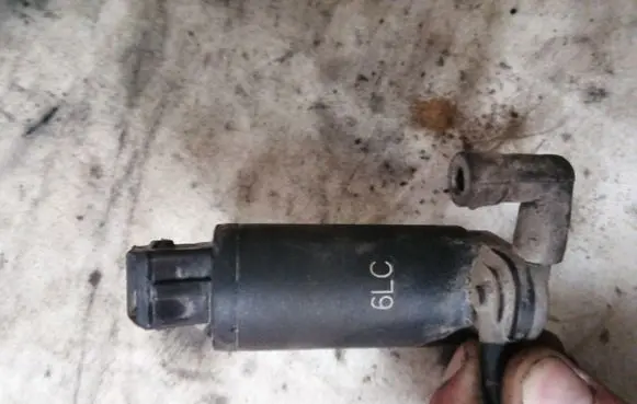 Ford Transit Windscreen/windshield washer pump 6LC