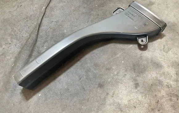 Volvo XC40 Air micro filter air duct channel part 32262051 GB2BA