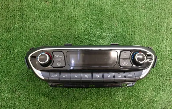 Hyundai i30 Climate control/heater control trim 97250G4CB0