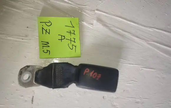 Peugeot 107 Rear seatbelt buckle E034501