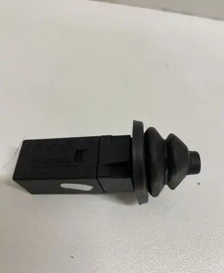 BMW 5 E60 E61 Fuel tank opening switch 82289392